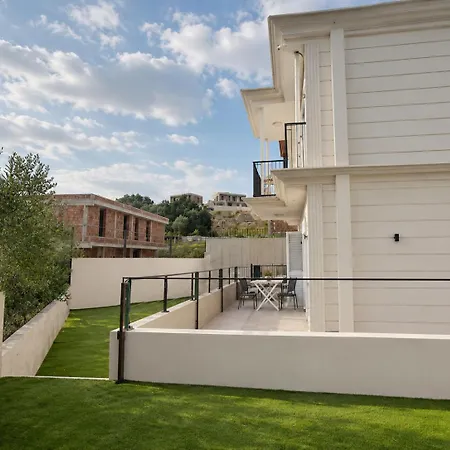 Peleus Apartment Mjull-Bathore